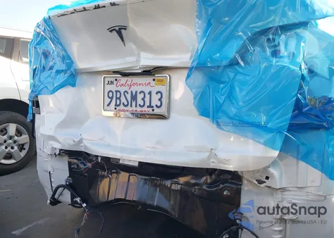 2022 Tesla Model Y Performance Dual Motor All-Wheel Drive z USA, uszkodzony, nr VIN 7SAYGDEF0NF488560